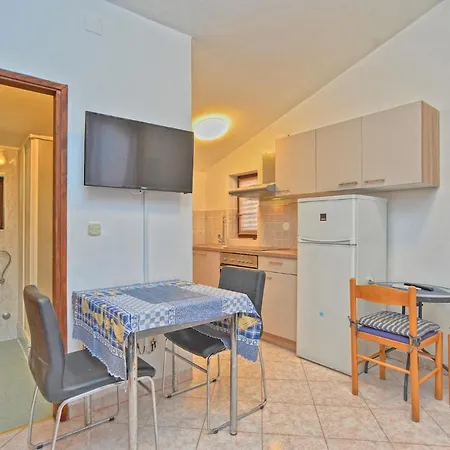 Apartment Apartments With Pool 749